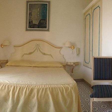 Hotel Villa Delle Palme In Positano Værelse billede